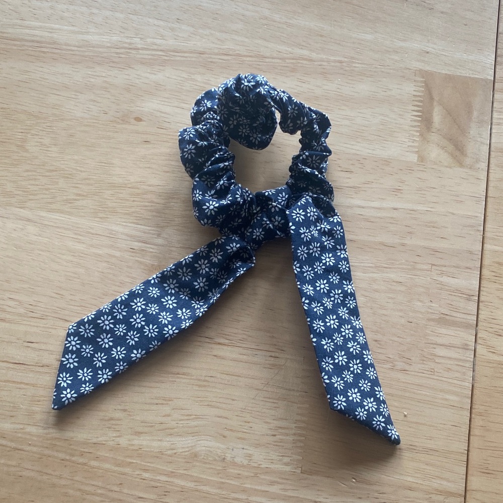 🔥 SALE!!  Floral Blue Hair Scrunchie